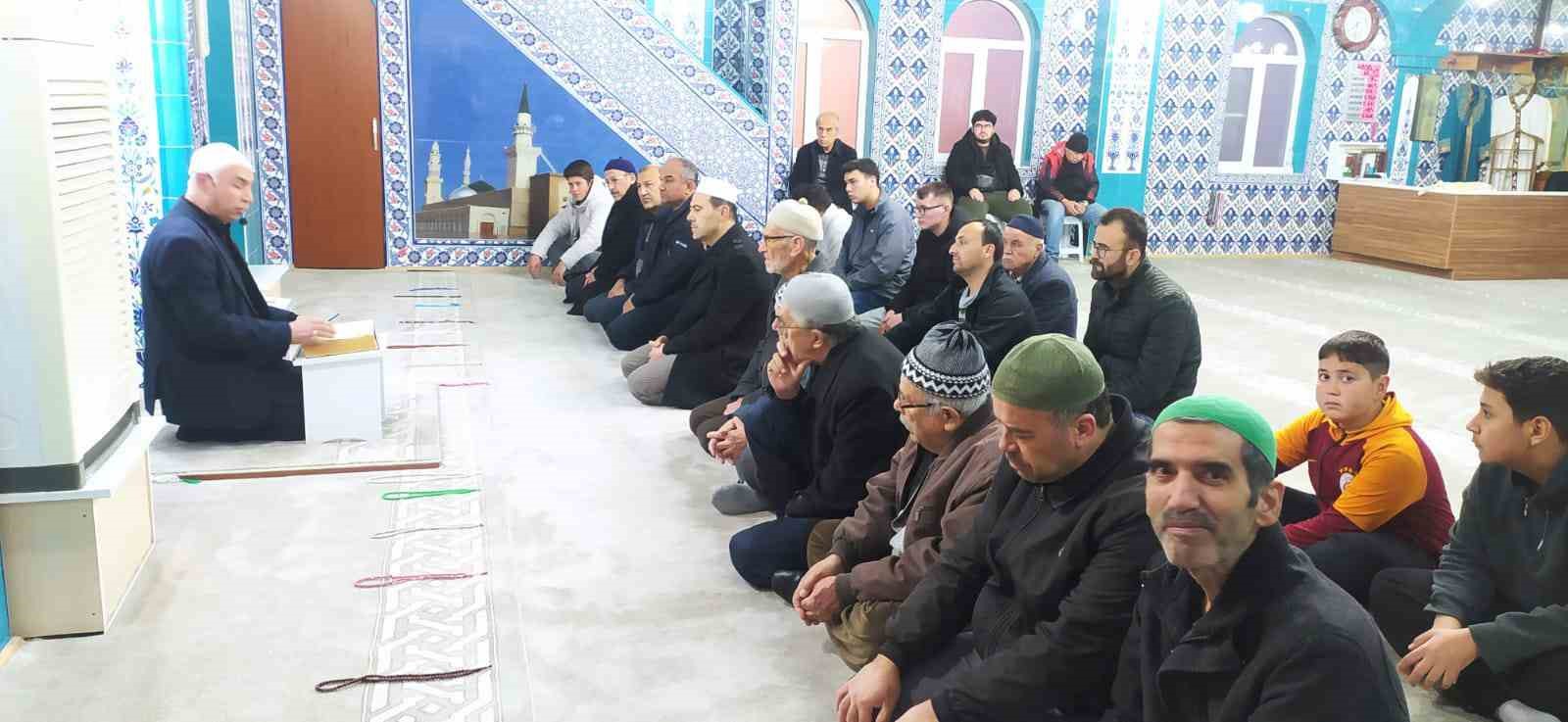 Çine’de cemaat Ramazan öncesi sabah namazında buluştu
