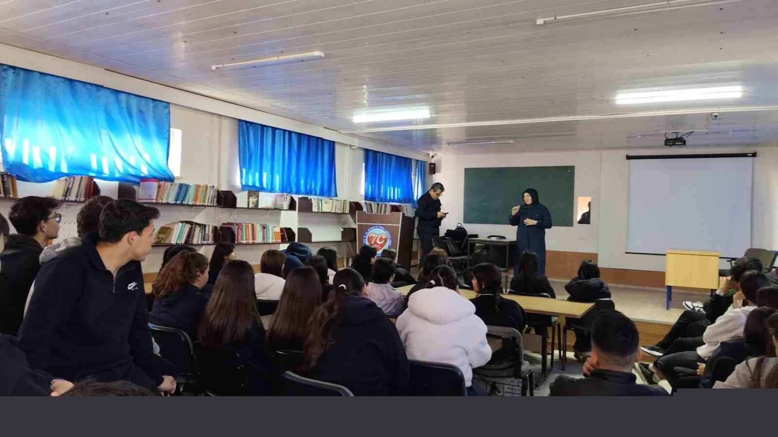 Çine’de öğrencilere cami ve hayat temalı konferans verildi
