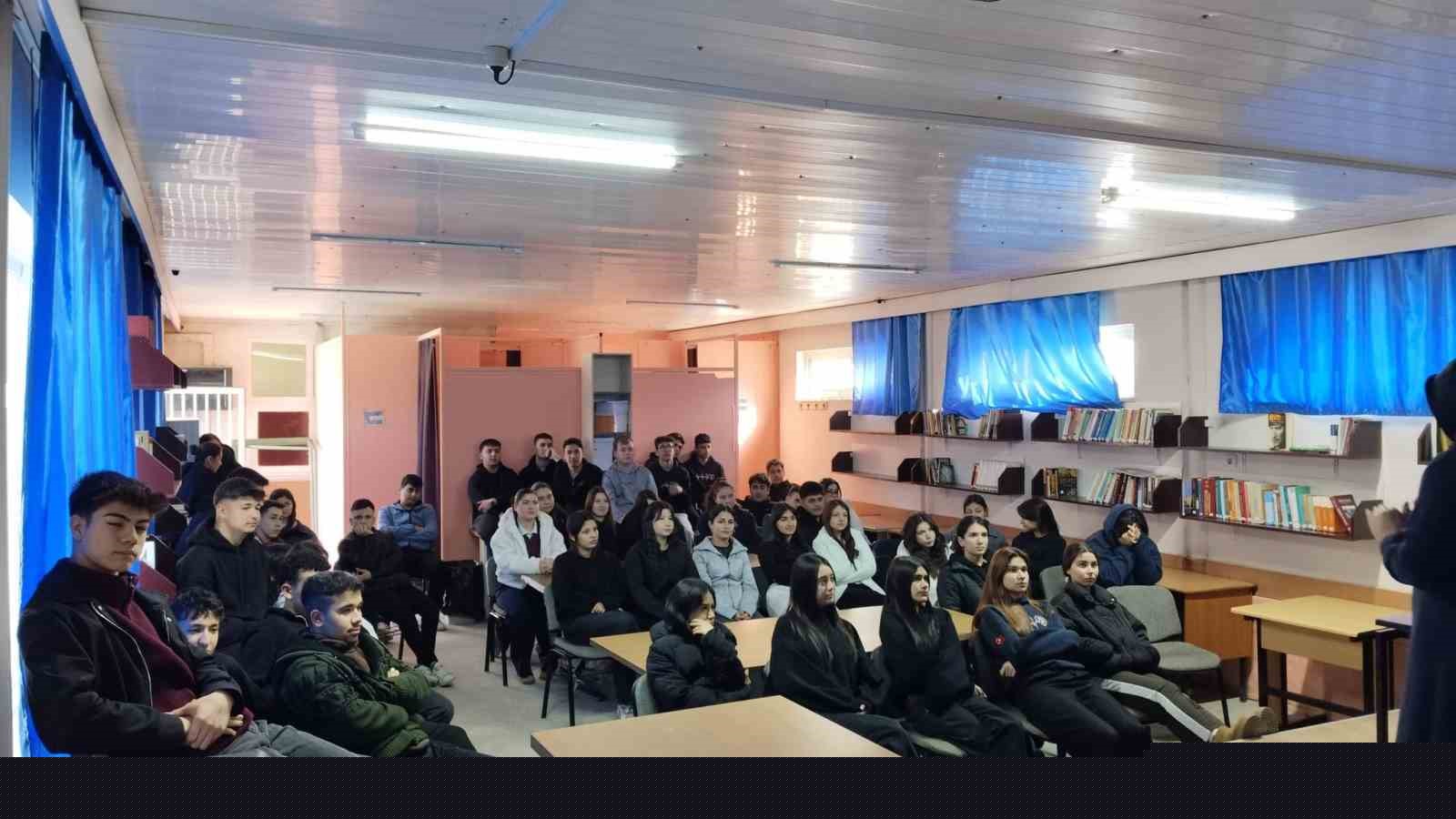 Çine’de öğrencilere cami ve hayat temalı konferans verildi
