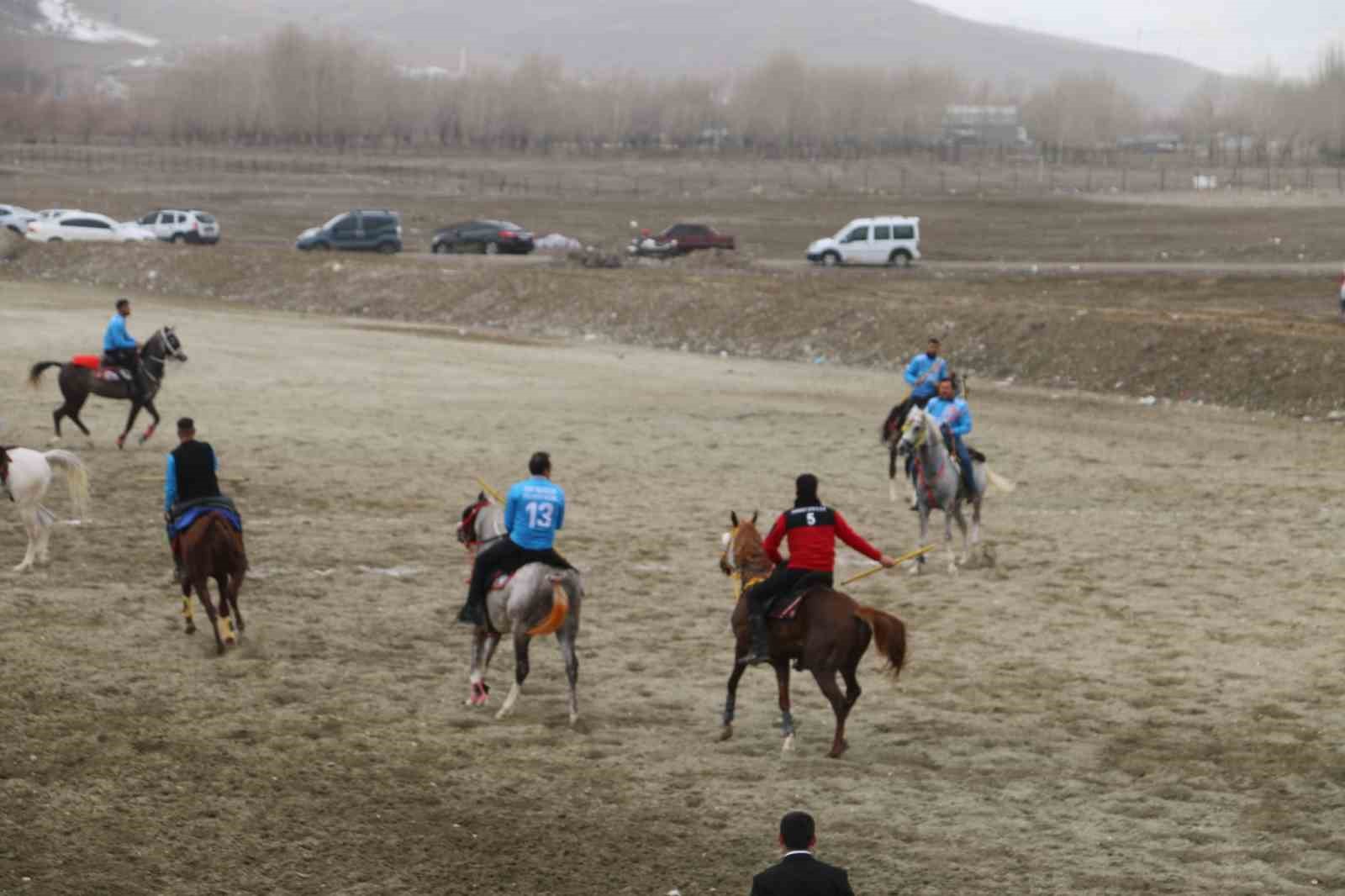 Cirit müsabakası nefes kesti

