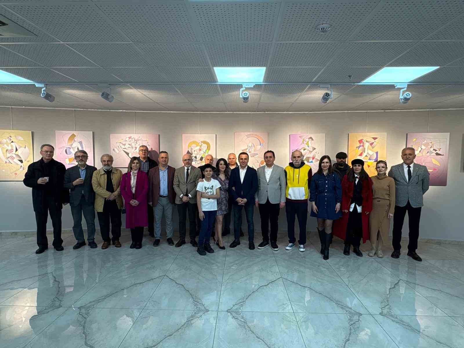 Çizgiyle anlatılan ‘kadın’ teması sanatseverlerle buluştu
