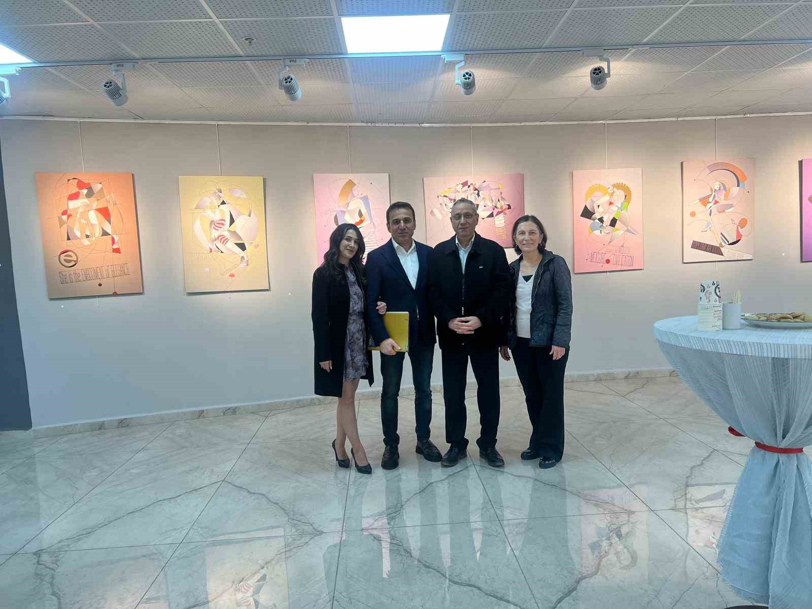 Çizgiyle anlatılan ‘kadın’ teması sanatseverlerle buluştu
