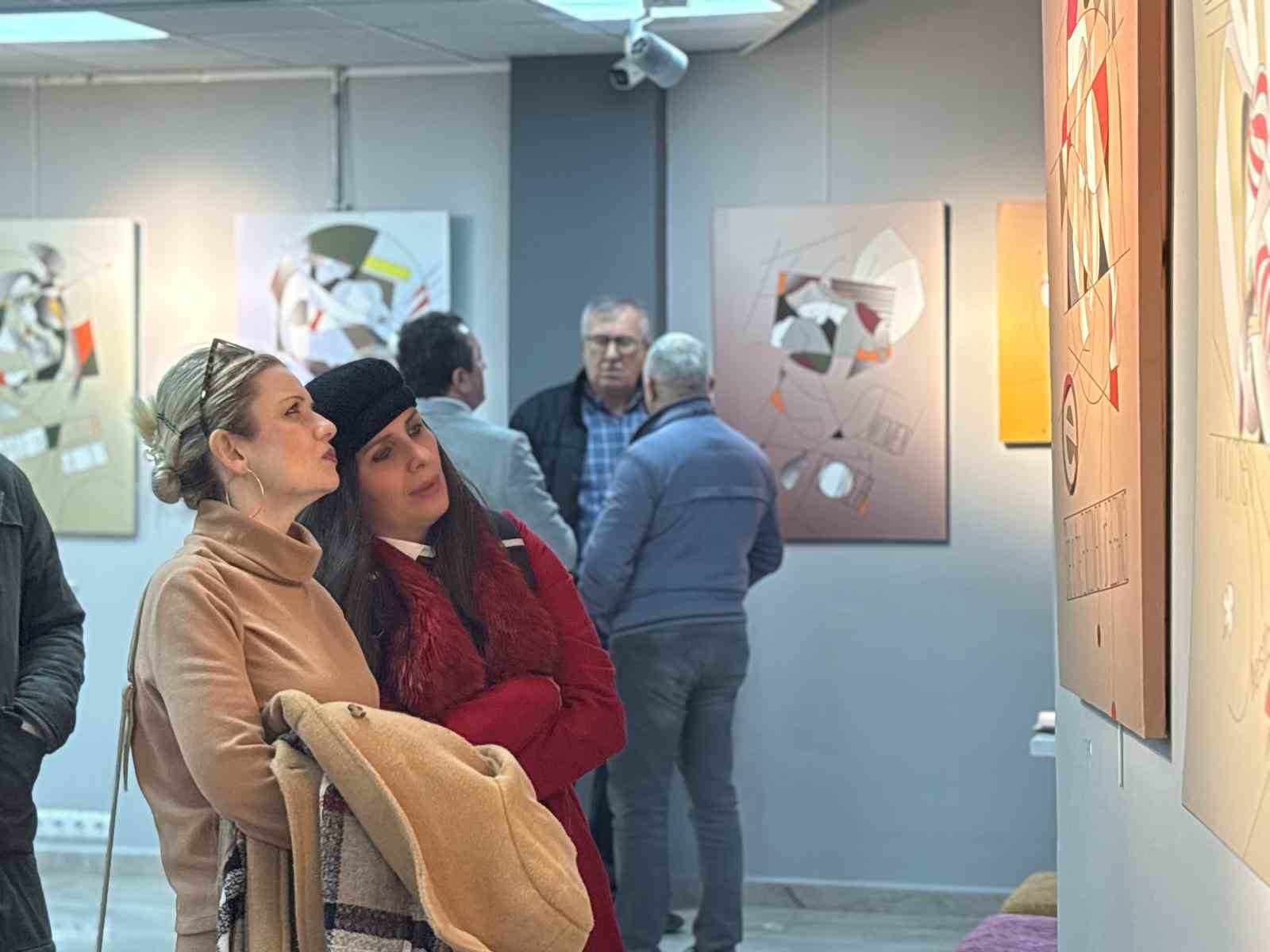 Çizgiyle anlatılan ‘kadın’ teması sanatseverlerle buluştu
