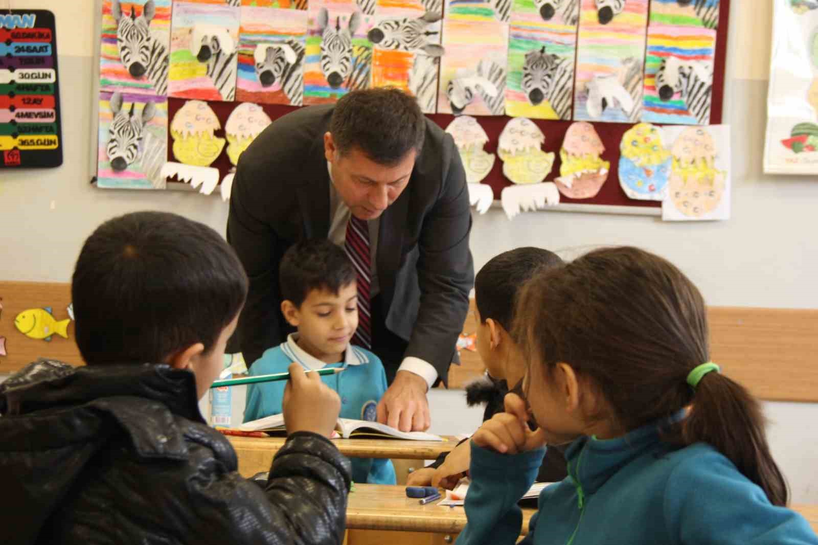 Cizre Milli Eğitim Müdürü okullarda incelemelerde bulundu
