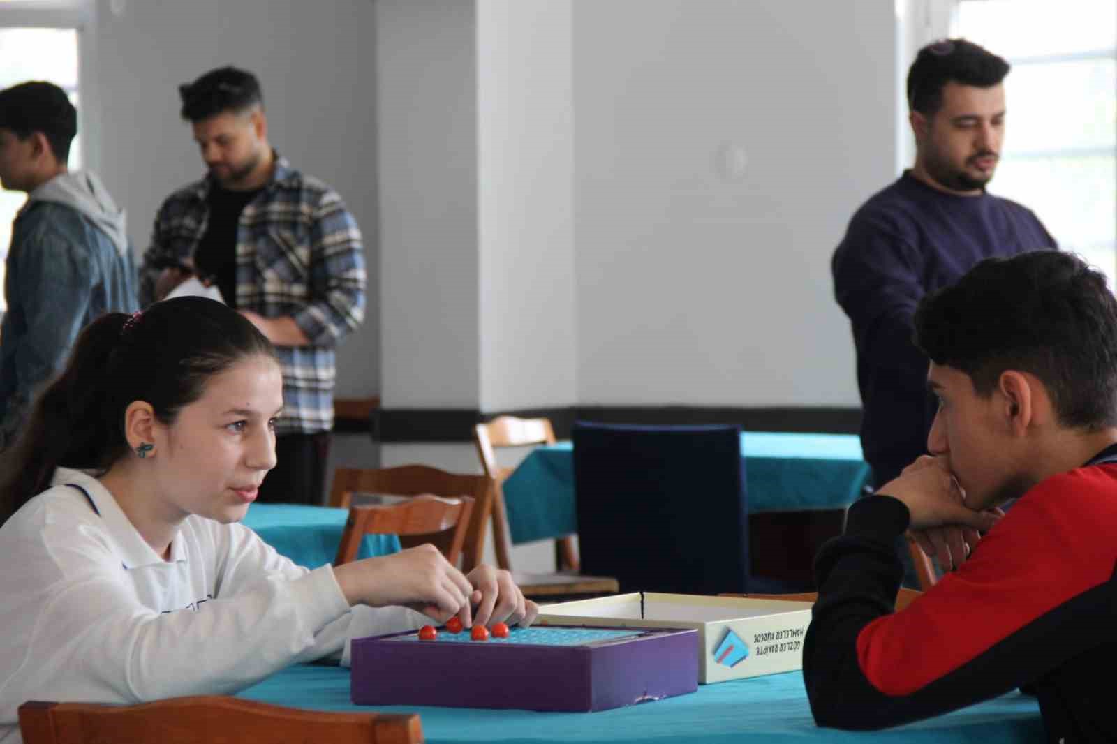 Cizre’de akıl ve zeka oyunlarında geleceğin dahileri ödüllendirildi
