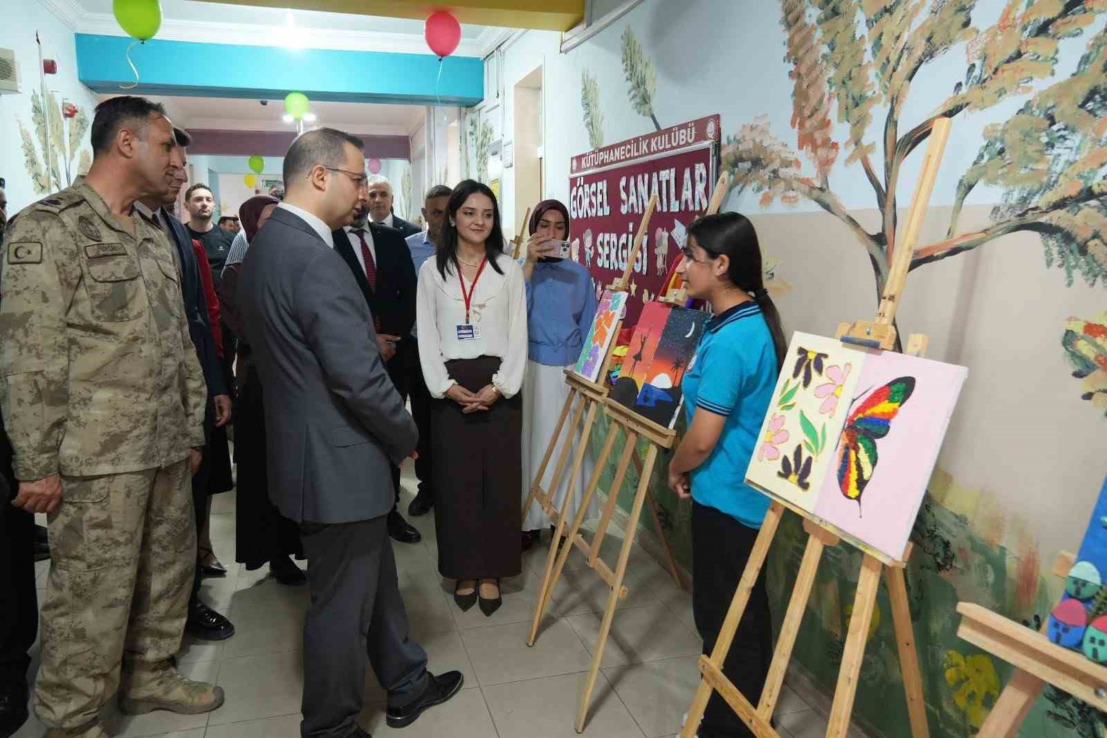 Cizre’de Bilim Fuarı yoğun ilgi gördü
