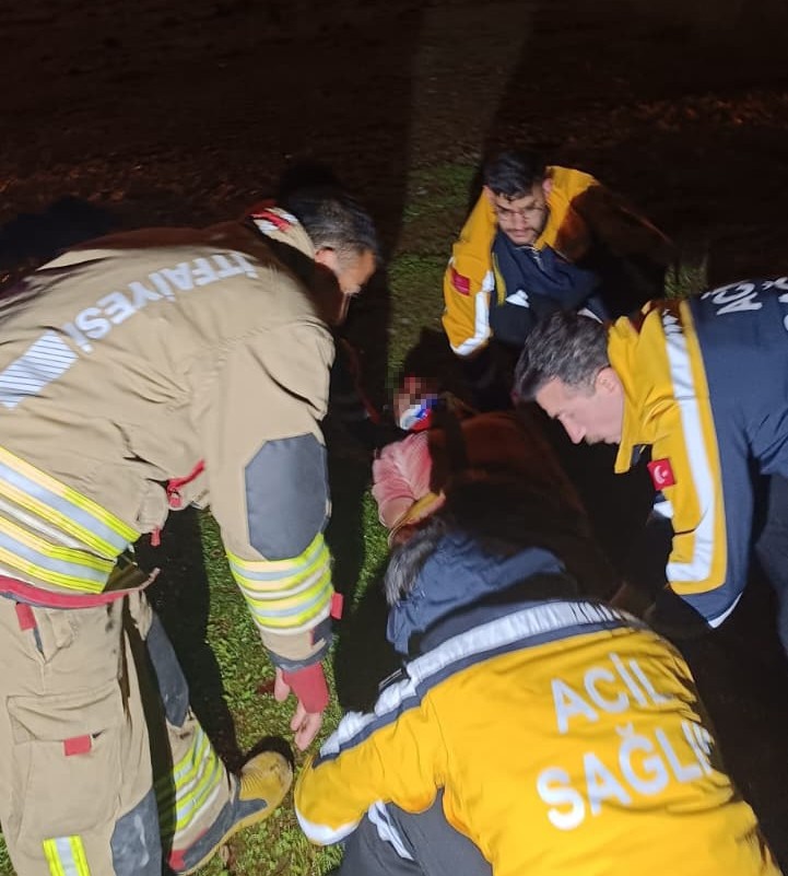 Cizre’de hafif ticari araç şarampole yuvarlandı: 1 ölü, 1 ağır yaralı
