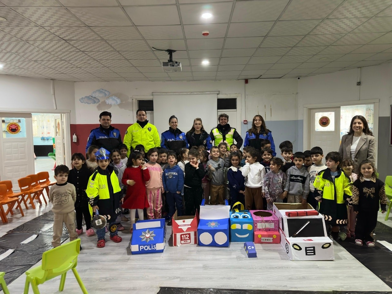 Cizre’de minik öğrenciler polislik mesleğini tanıdı
