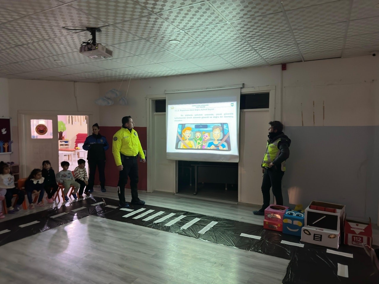Cizre’de minik öğrenciler polislik mesleğini tanıdı
