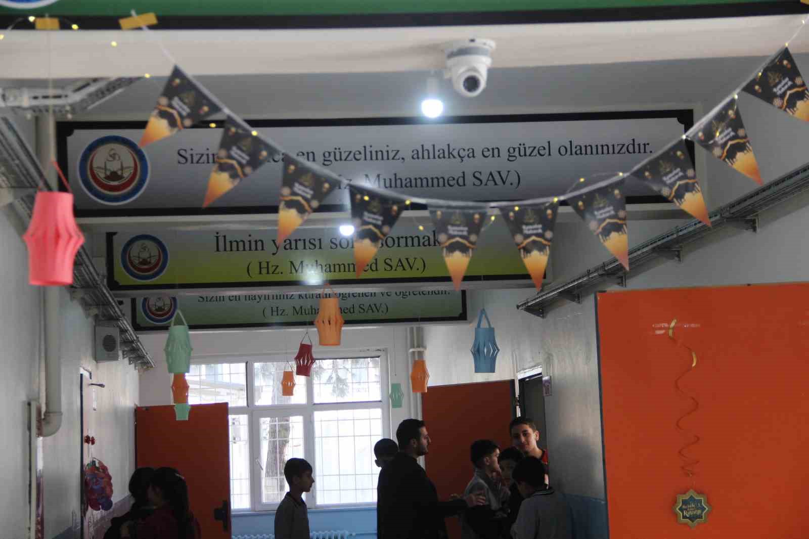 Cizre’de öğrenciler Ramazan ruhunu okullarda yaşıyor
