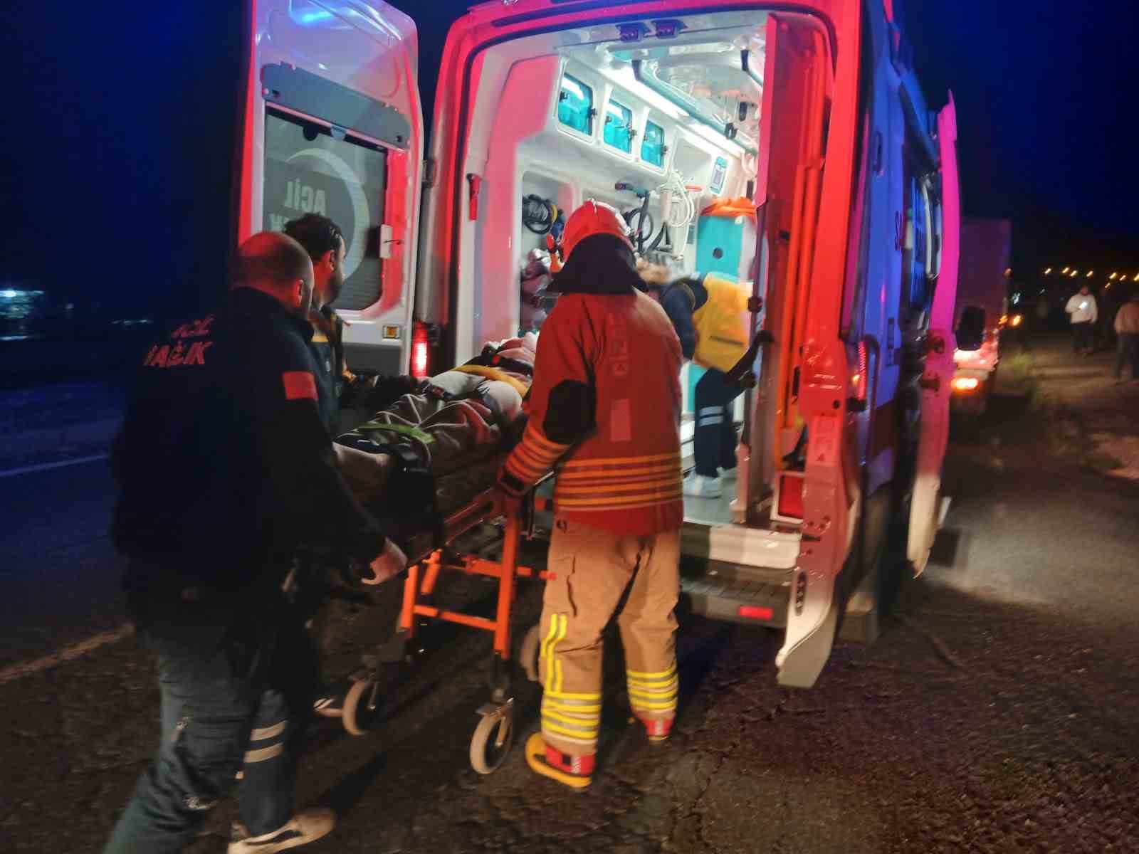 Cizre’de otomobil şarampole yuvarlandı: 4 yaralı
