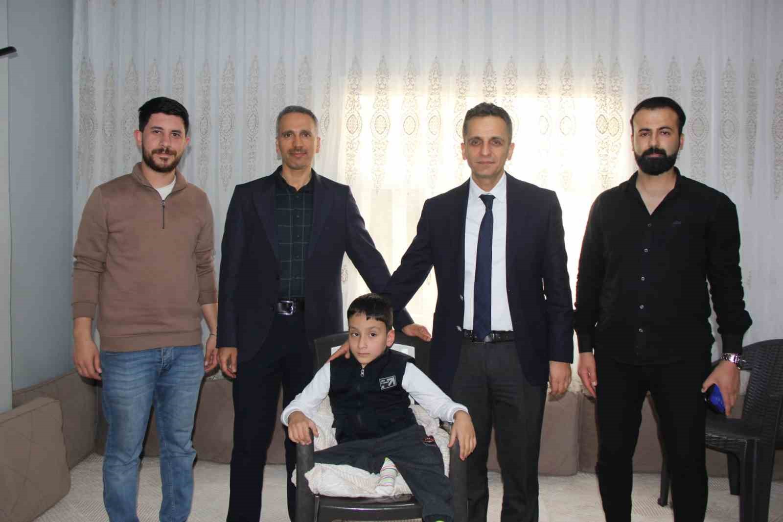 Cizre’de özel öğrencilerin öğrenme yolculuğu evlerinde sürüyor
