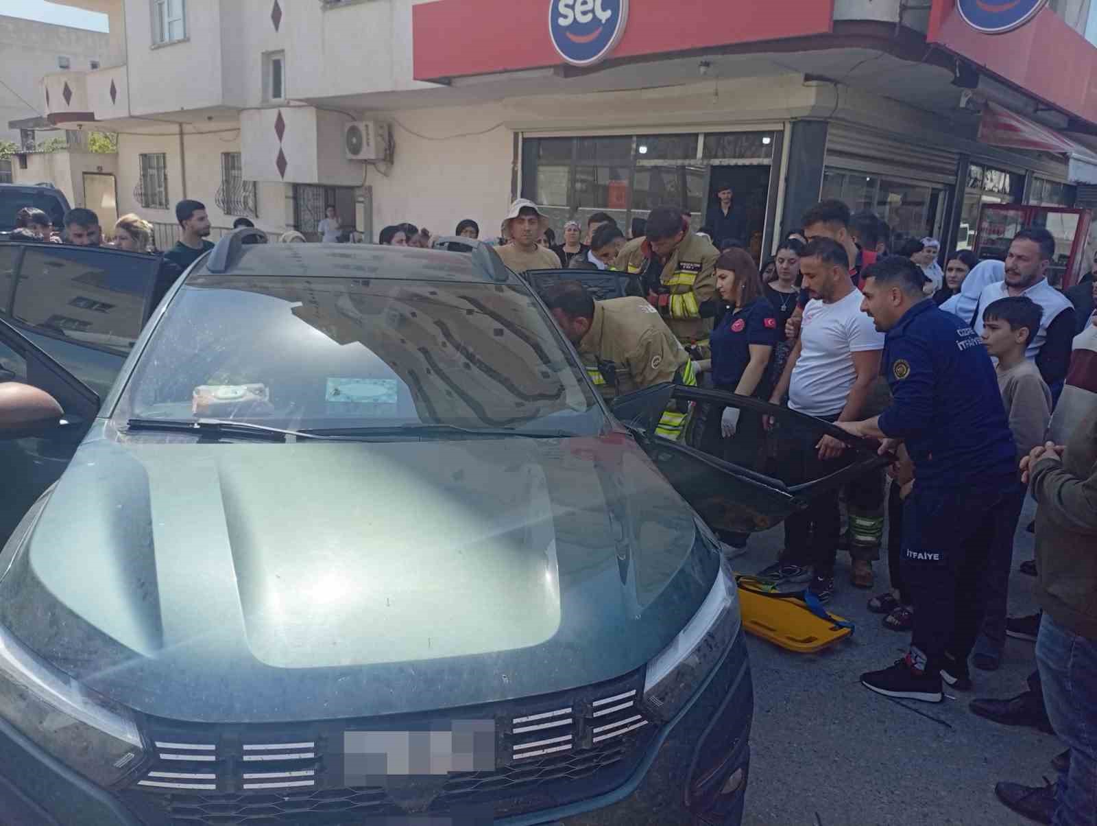 Cizre’deki kazada araçta sıkışan sürücüyü itfaiye kurtardı
