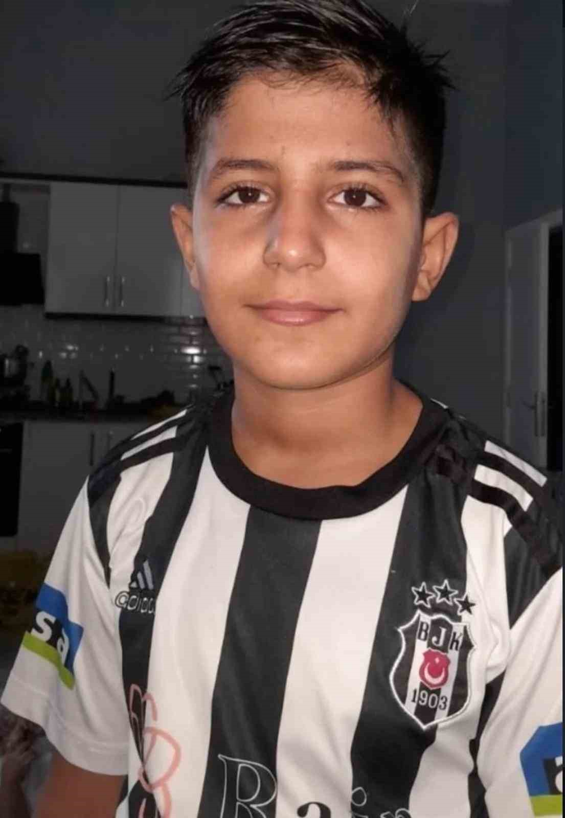 Çocuğu ölü bulunan anne, şüphelinin cinayetten yargılanmasını istedi
Çocuğu ölü bulunan anne, şüphelinin cinayetten yargılanmasını istedi