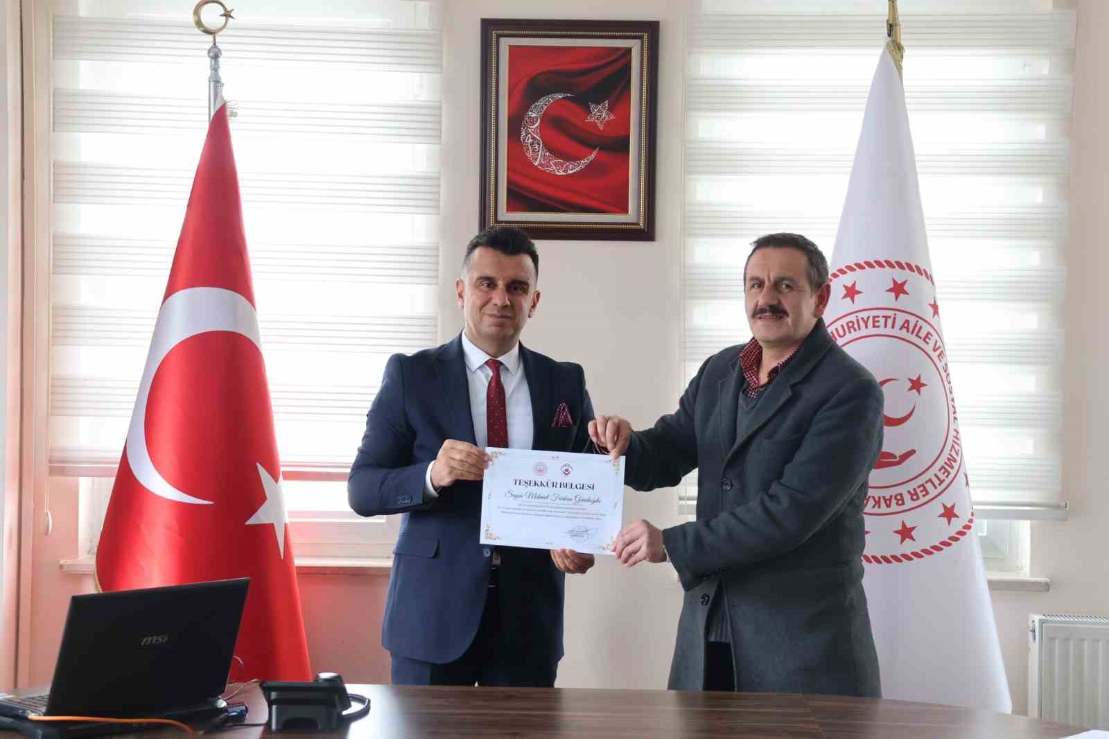 Çocuk hakları komitesi üyelerine dijital okuryazarlık ve akran zorbalığı ile mücadele eğitimi
