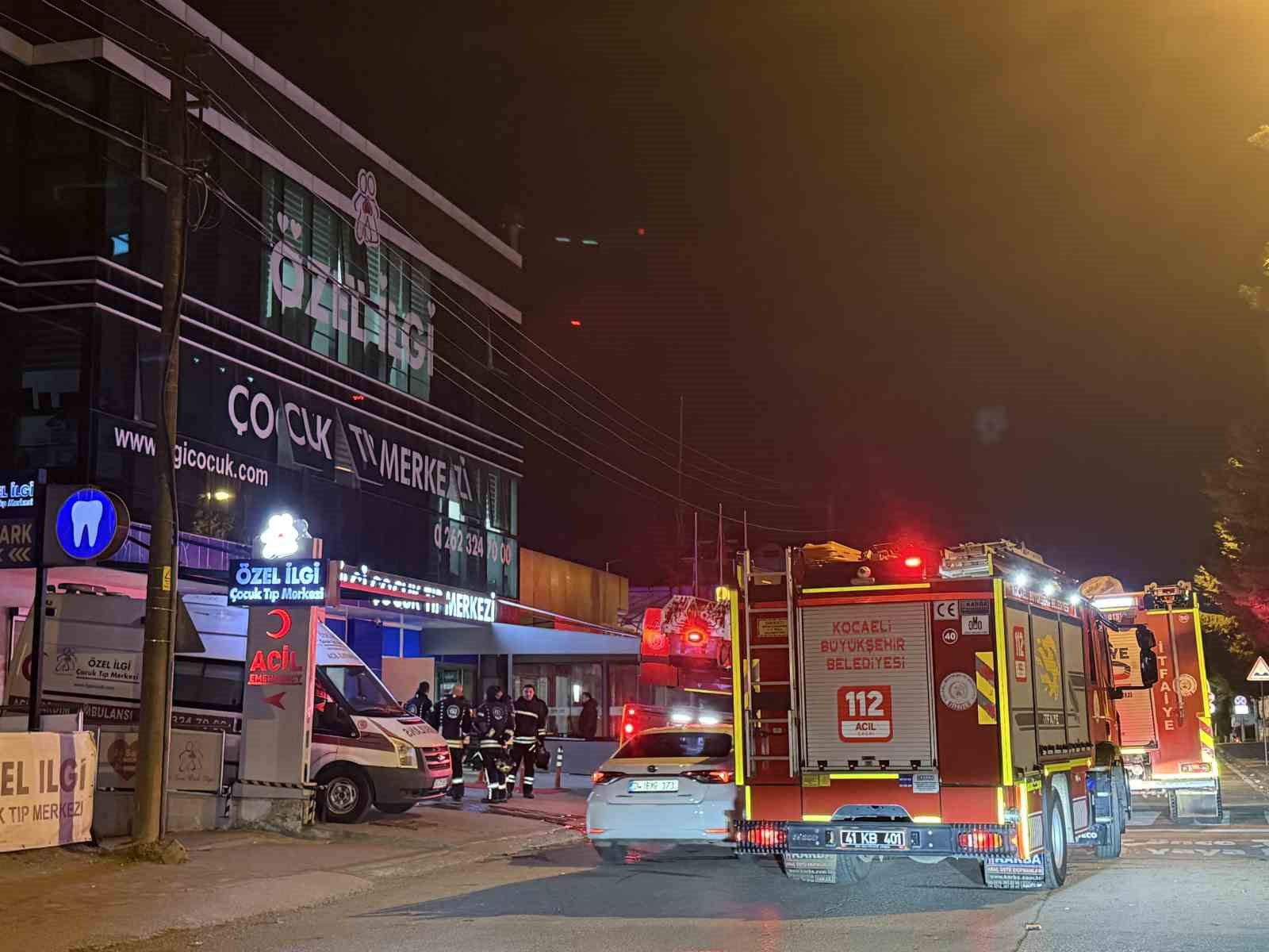 Çocuk tıp merkezinde korkutan yangın: Hastalar tahliye edildi
