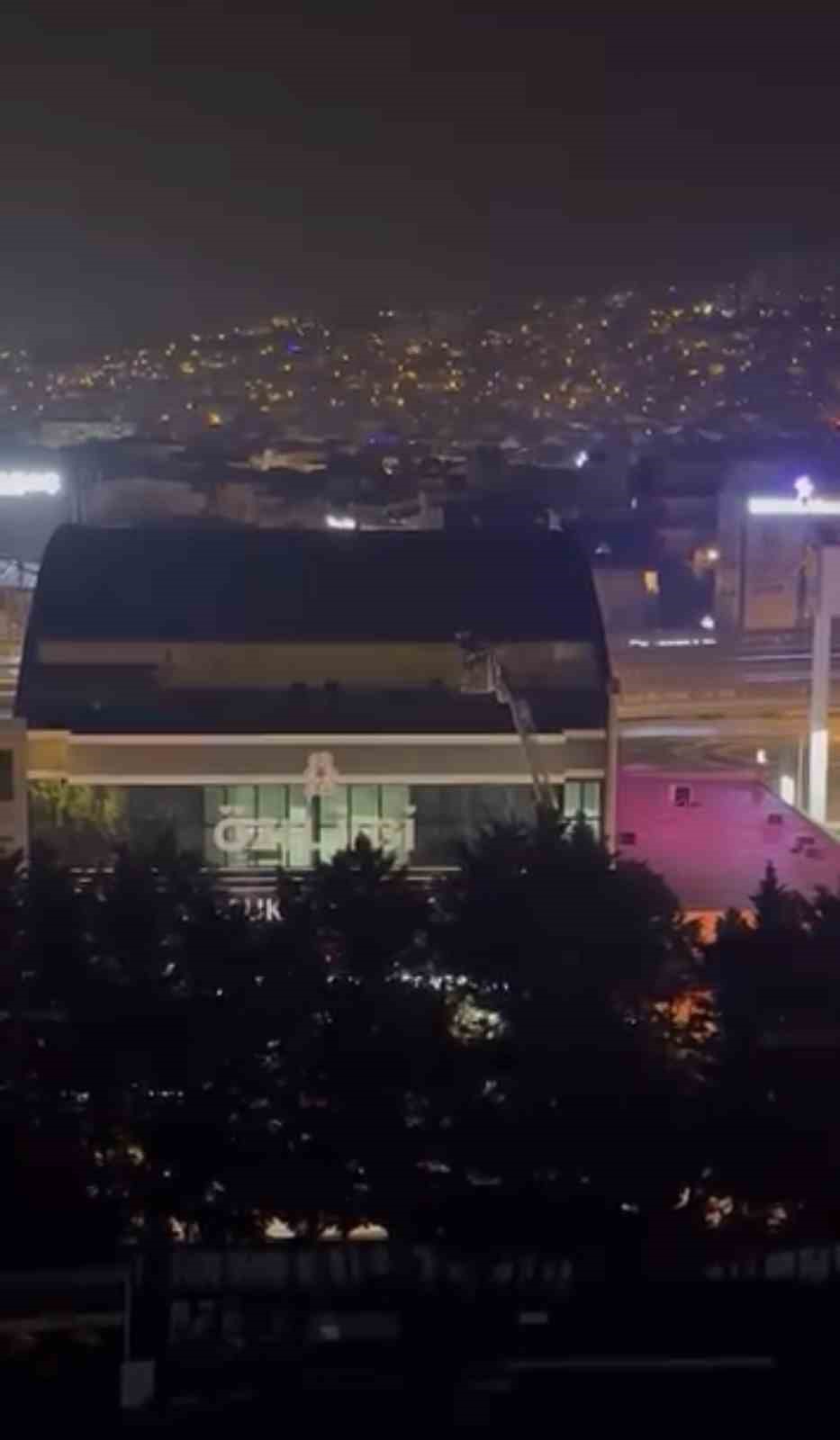 Çocuk tıp merkezinde korkutan yangın: Hastalar tahliye edildi
