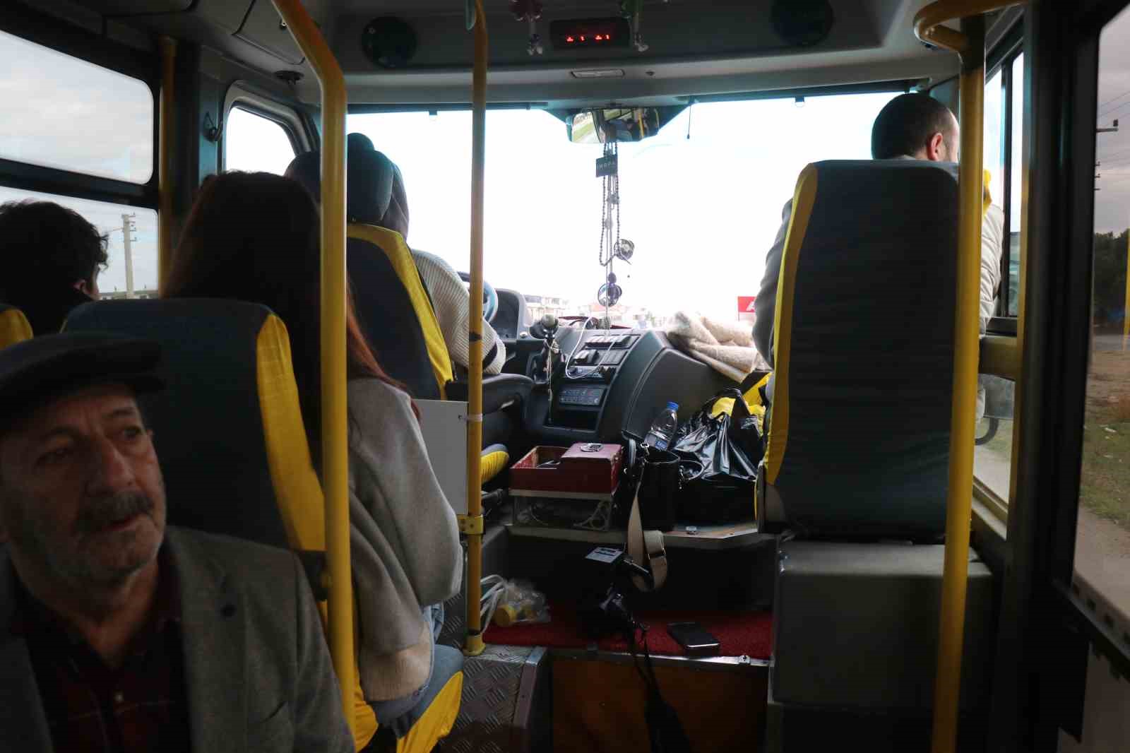 Çocuk yaşta muavinlik yaparak başladı, şimdi minibüs direksiyonunda kadınlara ilham oluyor
