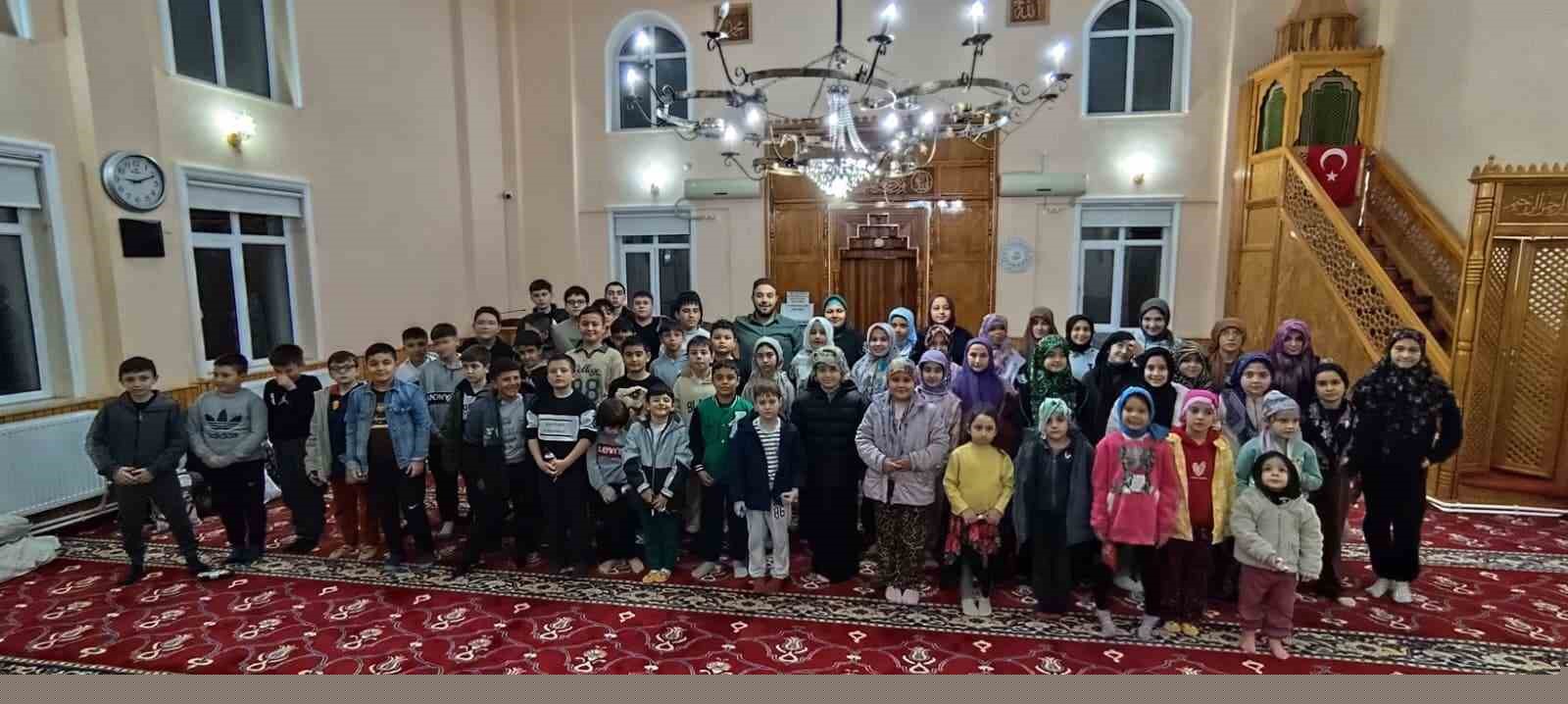 Çocuklar bu projeyle teravihe koşuyor
