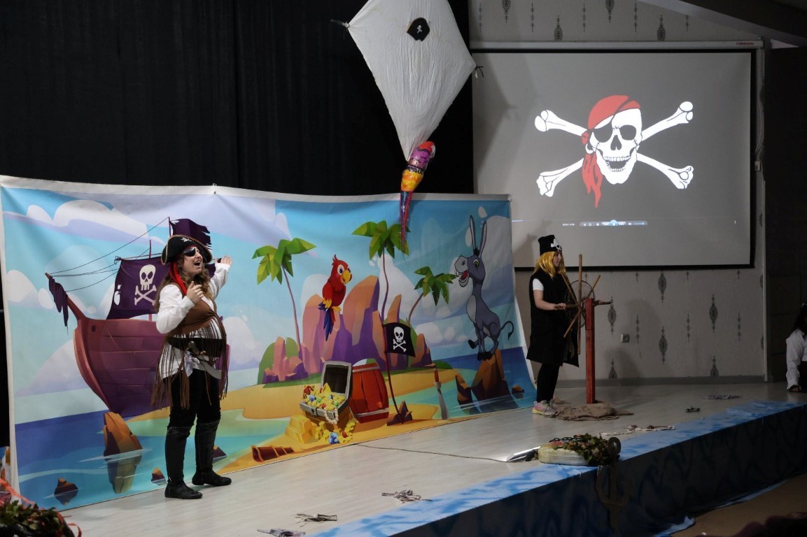 Çocuklar "Nasrettin Hoca Korsanlara Karşı" oyununda buluştu
