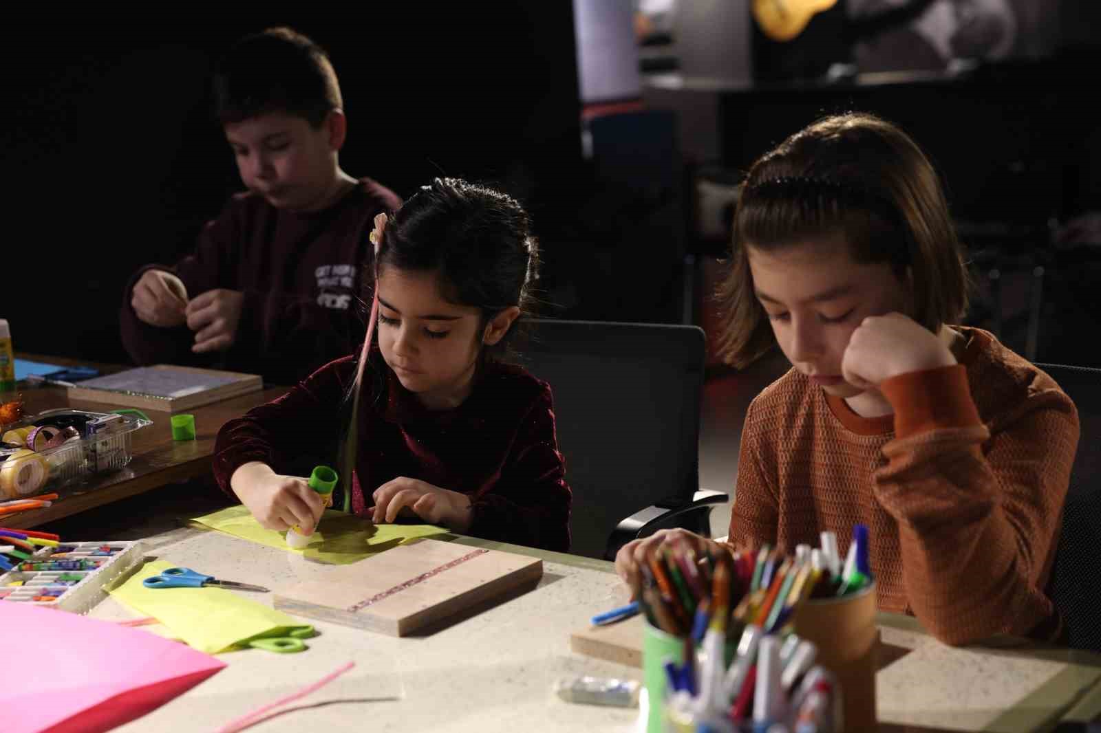 Çocuklar Nilüfer’de hayallerindeki liri tasarladı
