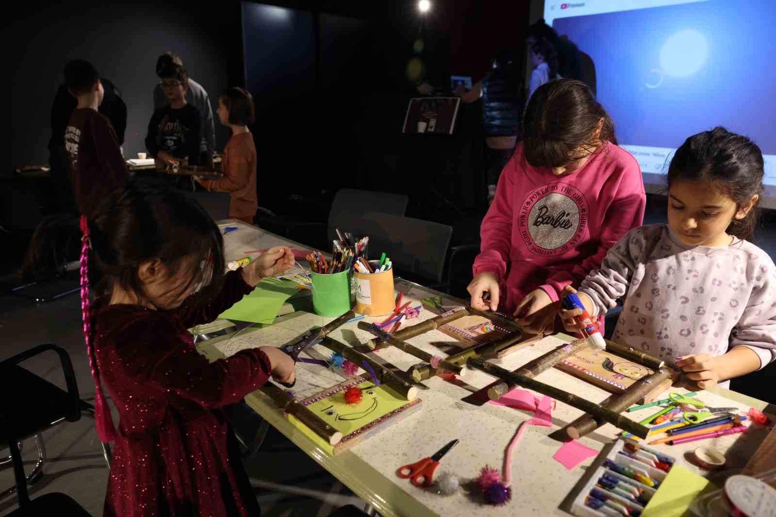 Çocuklar Nilüfer’de hayallerindeki liri tasarladı
