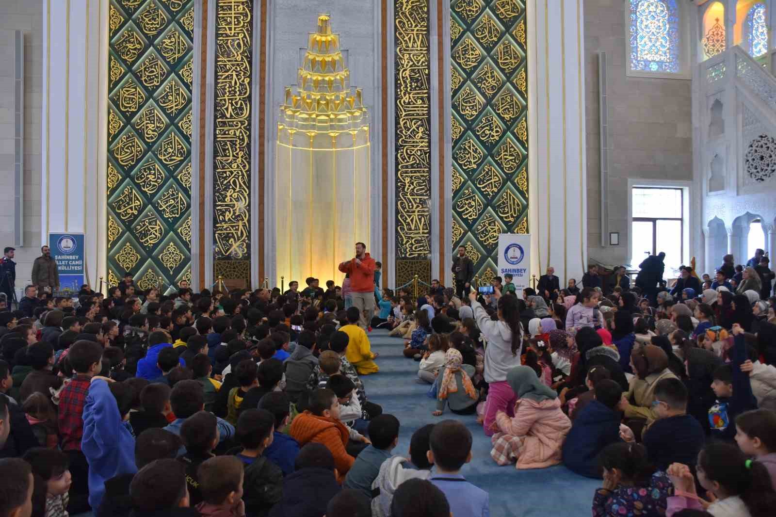 Çocuklar Şahinbey Belediyesi’nin cami etkinliğinde buluştu
