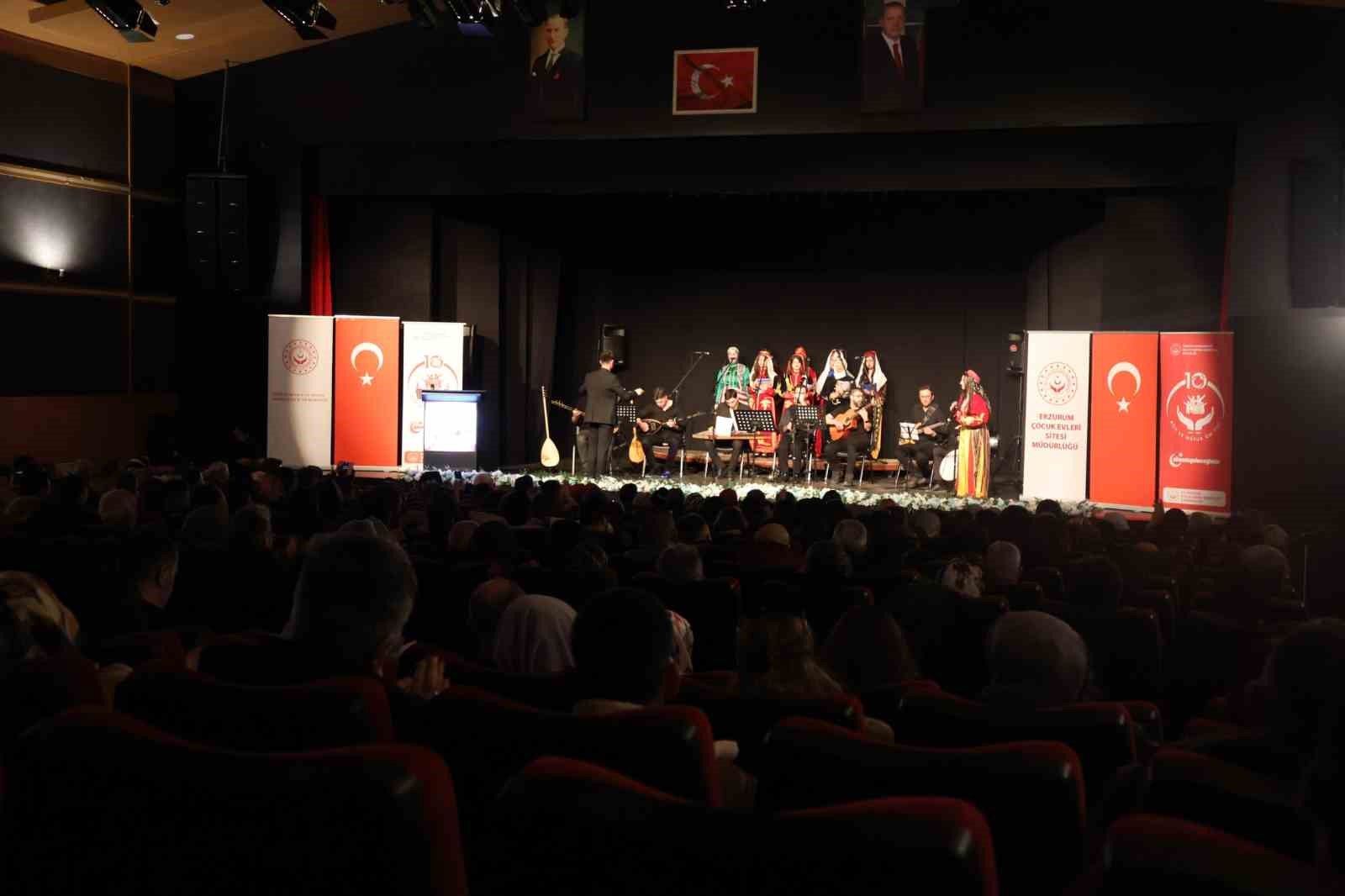 Çocuklardan duygu dolu türkü konseri
Çocuklardan duygu dolu türkü konseri