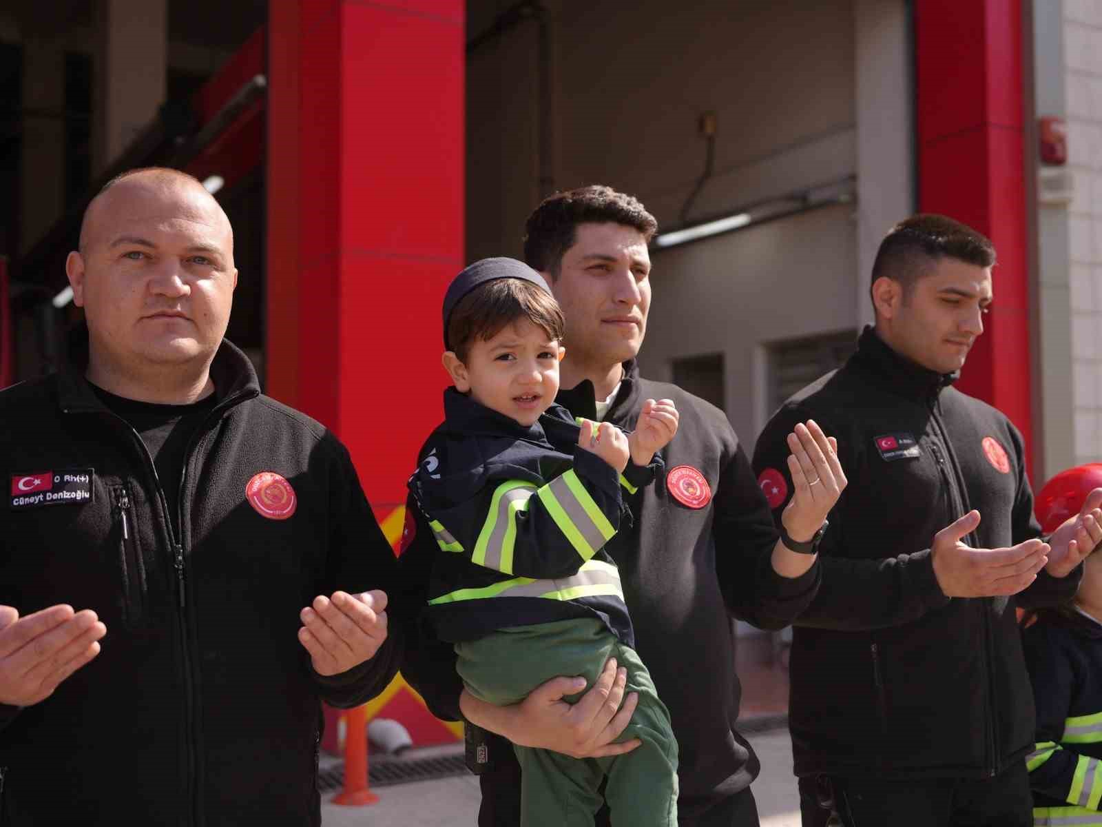 Çocukların itfaiyeci olma hayalleri gerçek oldu
