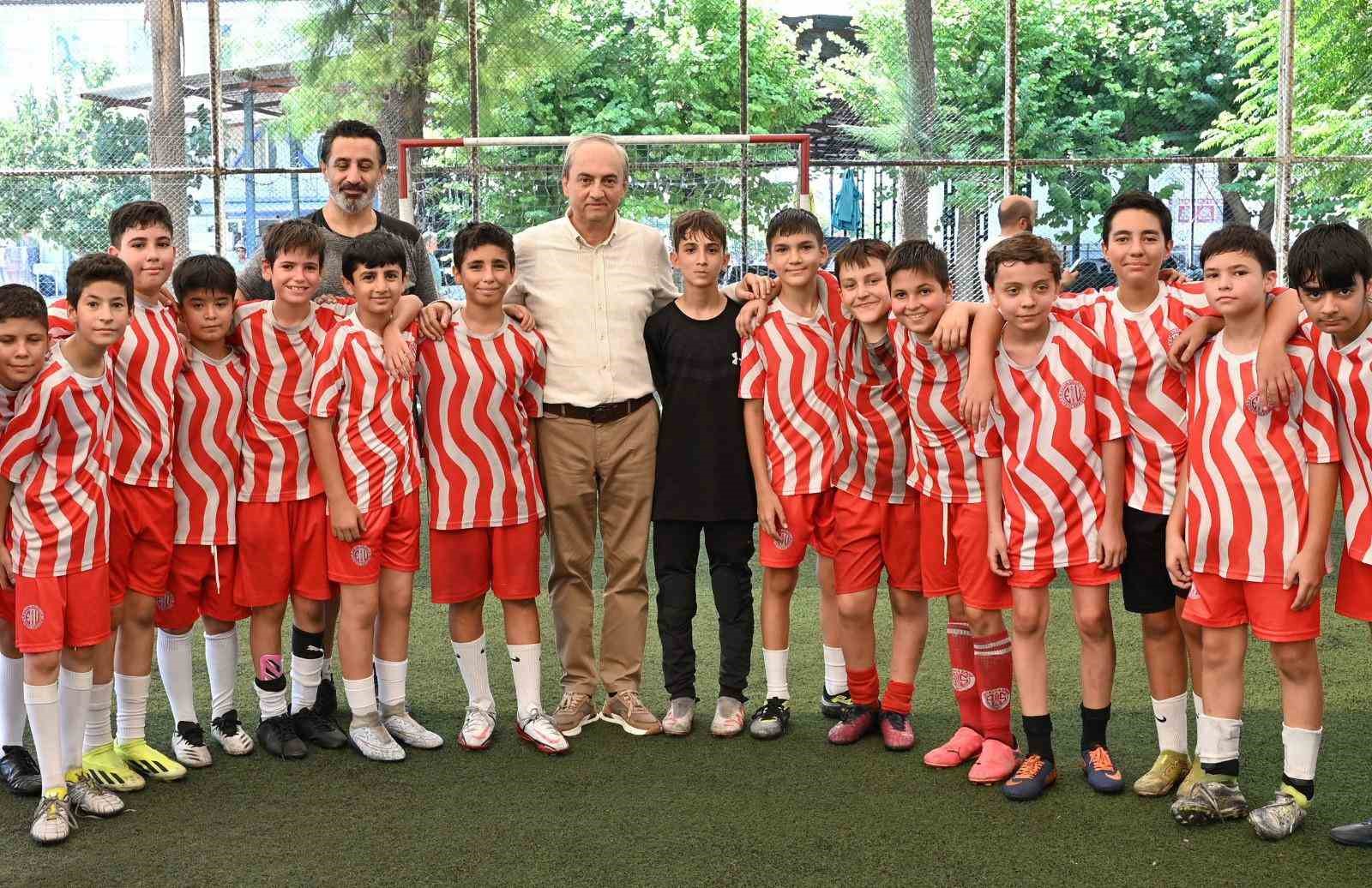 Çocukların videolu halı saha çağrısına Başkan Kocagöz’den yeşil ışık
