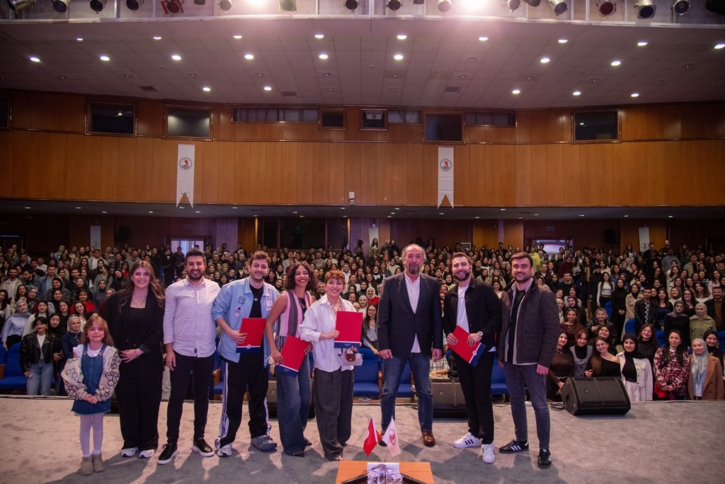 "Çok Güzel Hareketler Bunlar 2" ekibinden OMÜ’de sanat ve kariyer sohbeti
