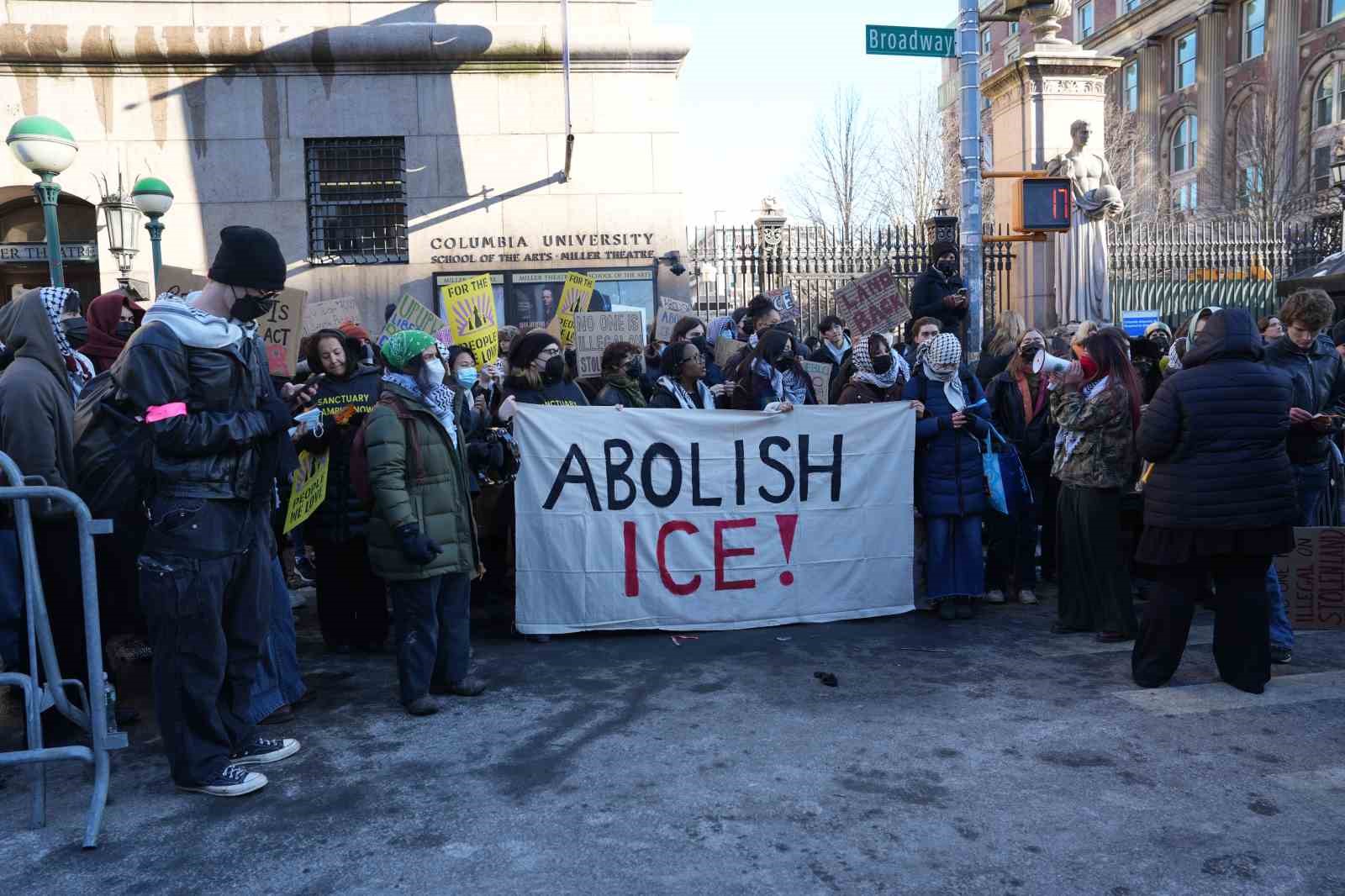 Columbia Üniversitesi önünde ICE protestosu: 10 öğrenci gözaltına alındı

