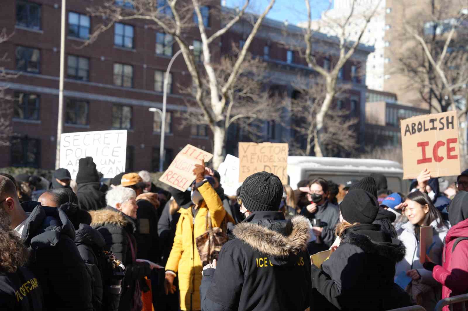 Columbia Üniversitesi önünde ICE protestosu: 10 öğrenci gözaltına alındı
