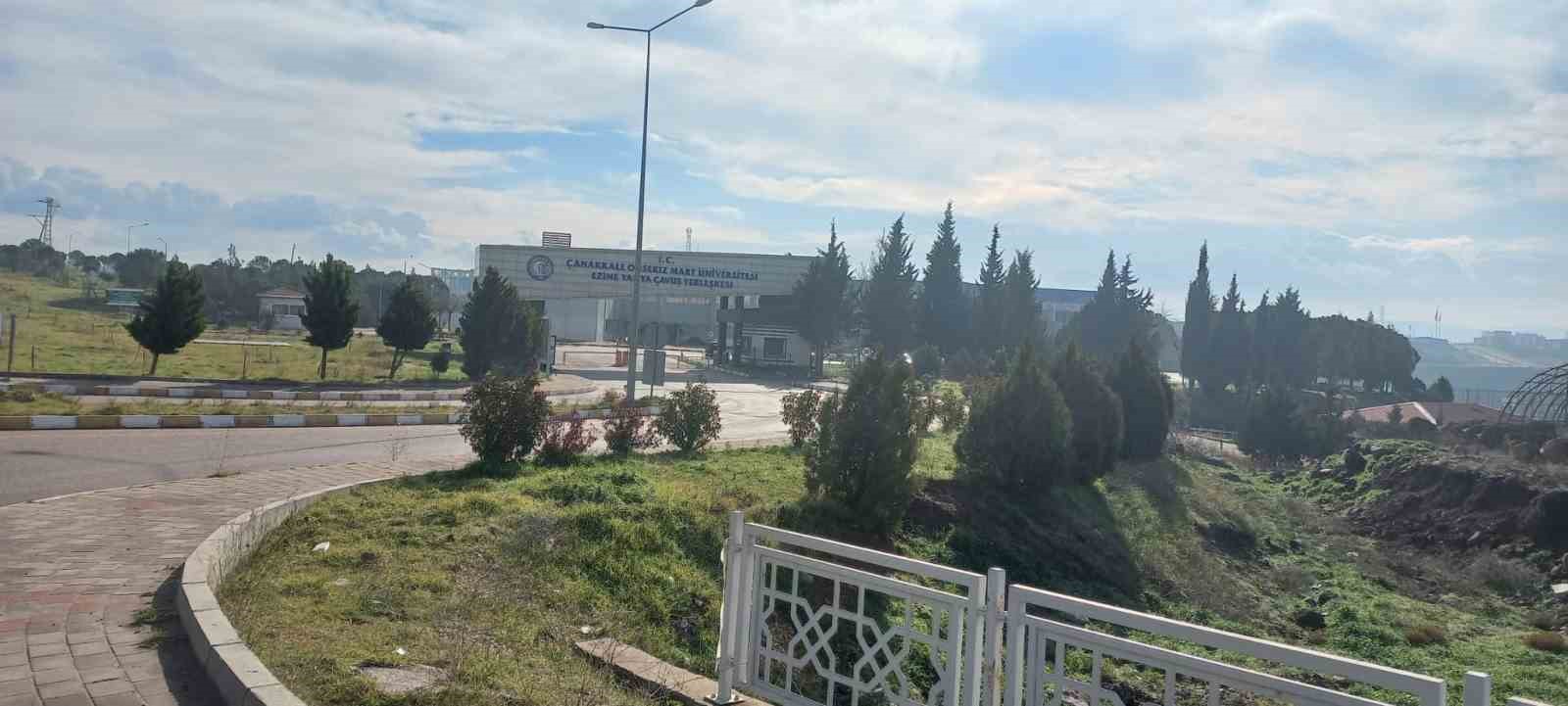 ÇOMÜ’de öğrencilik kaydı için sistemde usulsüzlük yapan personel açığa alındı
