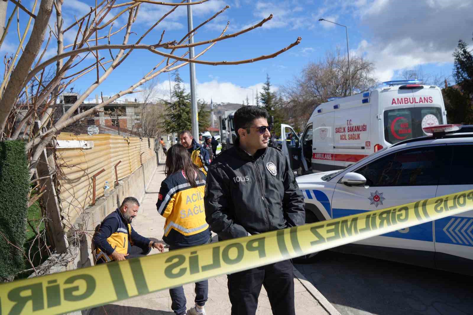 Çöp kamyonunun çarptığı yaşlı kadın hayatını kaybetti
