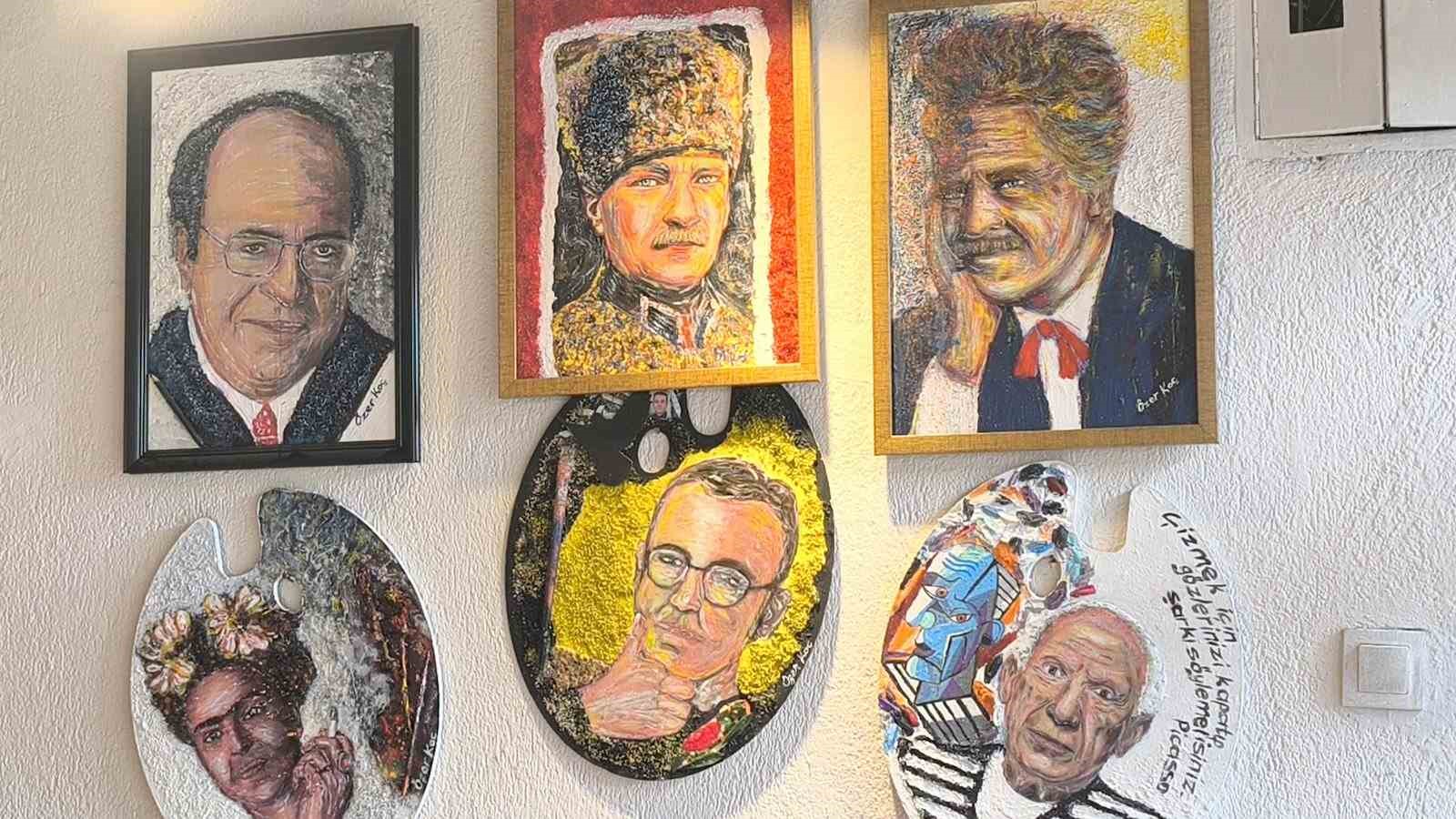 Çöpten sanat üretiyor
Çöpten sanat üretiyor
