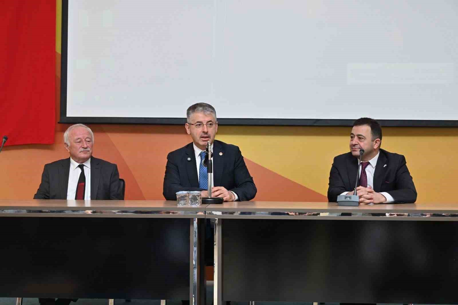 Çopuroğlu, Kariyer Günleri’nde öğrencilerle buluştu
