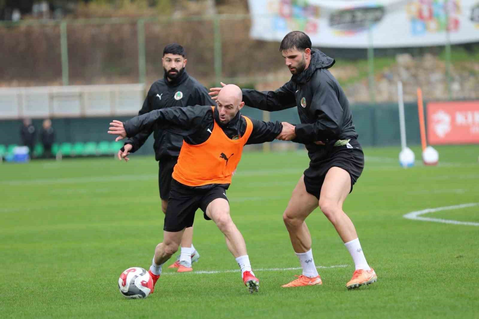 Corendon Alanyaspor, Galatasaray maçı hazırlıklarını sürdürdü
