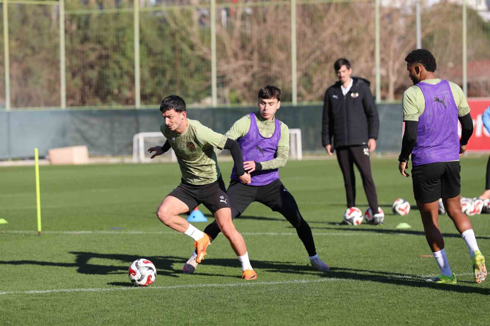 Corendon Alanyaspor, Galatasaray maçı hazırlıklarını tamamladı
