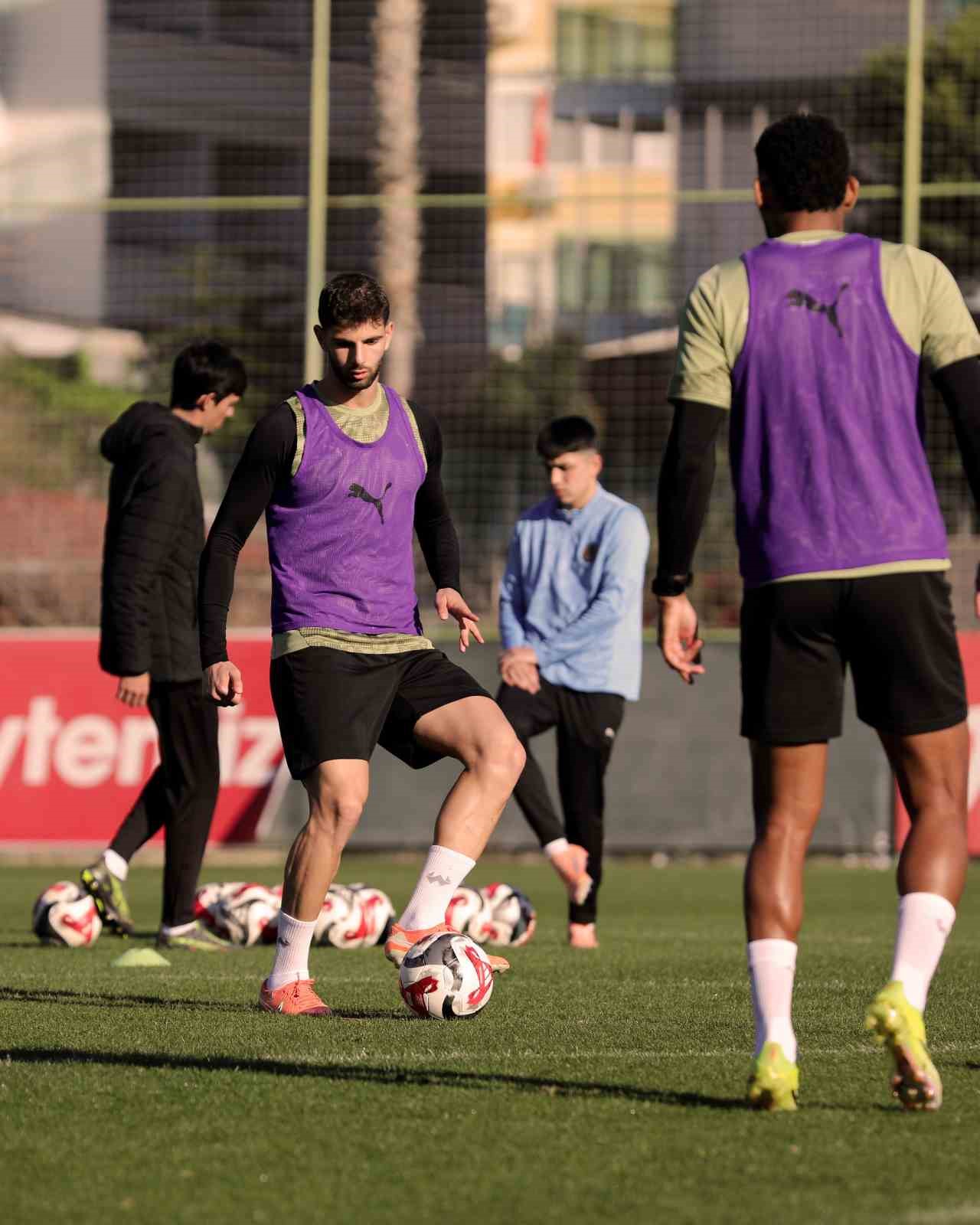 Corendon Alanyaspor, Galatasaray maçı hazırlıklarını tamamladı
