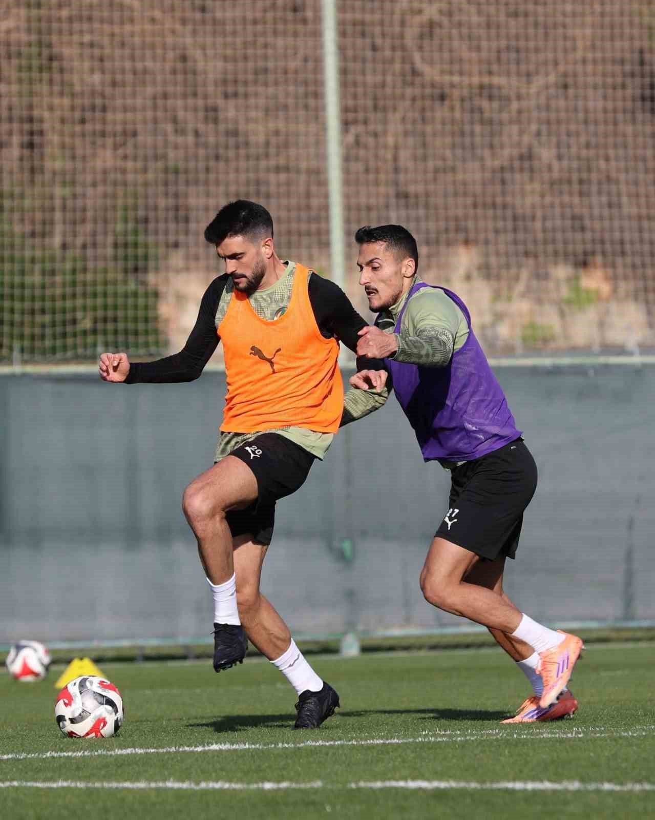 Corendon Alanyaspor, Göztepe maçı hazırlıkları sürdürdü
