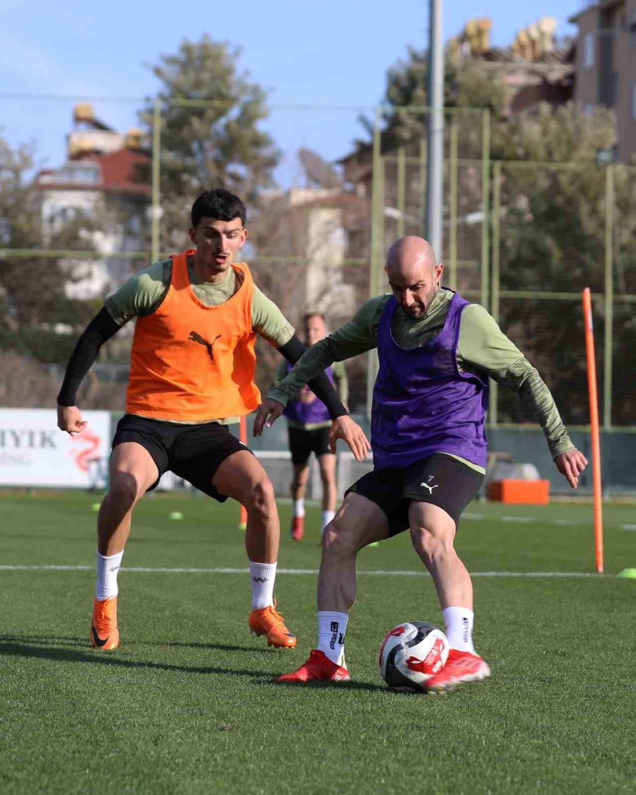 Corendon Alanyaspor, Göztepe maçı hazırlıkları sürdürdü
