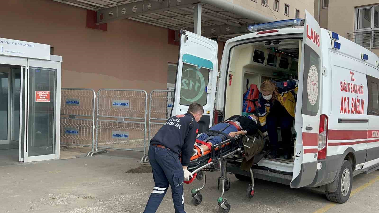 Çorlu’da aracın elektrik direğine çarptığı kaza kamerada
