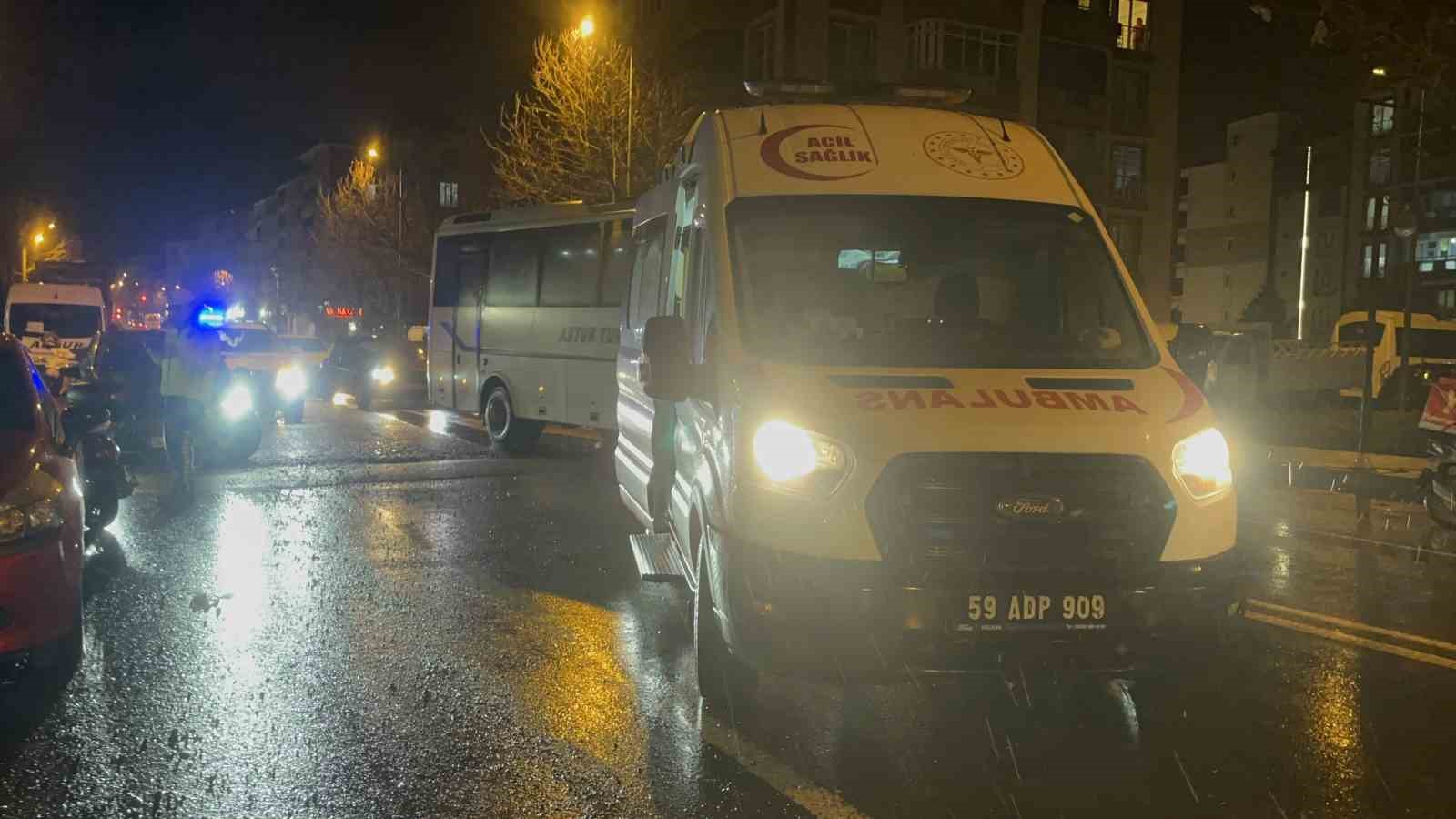 Çorlu’da çukura dalan motosikletli yaralandı
