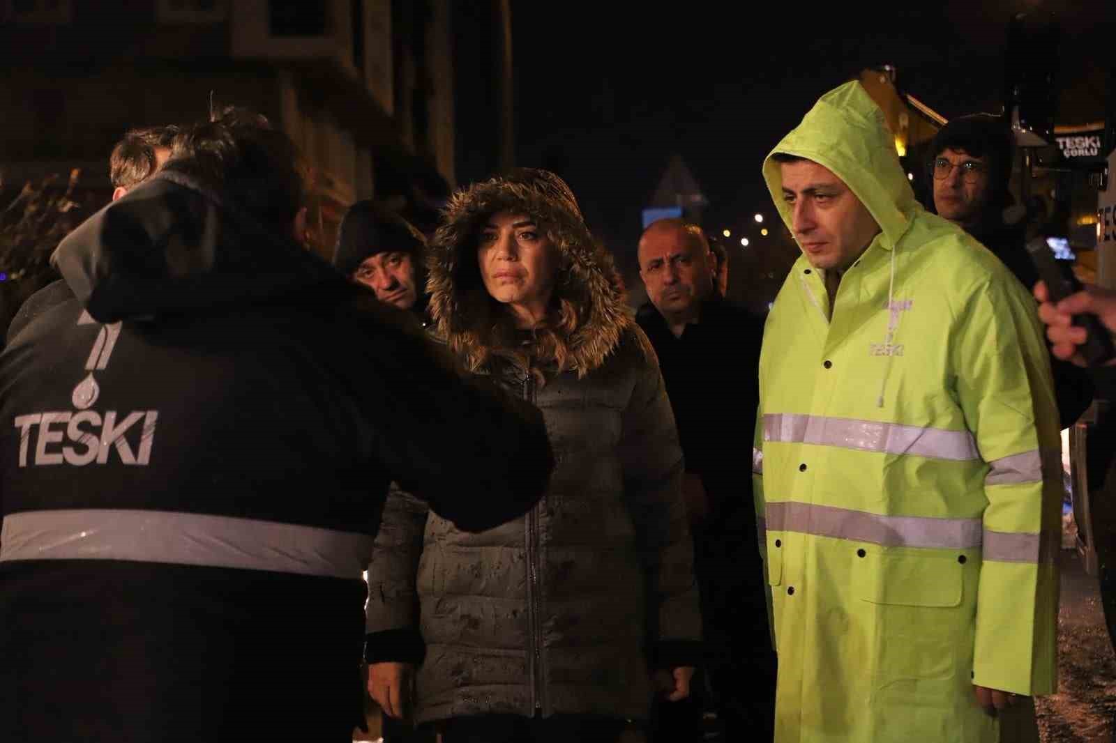 Çorlu’da gece yarısı altyapı alarmı: Kanalizasyon hattı çöktü
