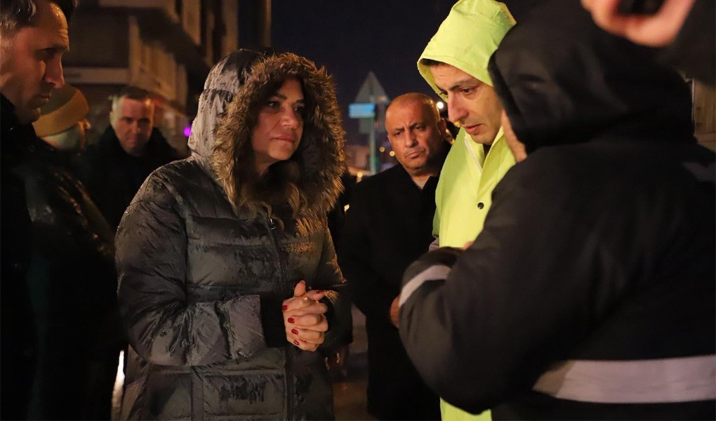 Çorlu’da gece yarısı altyapı alarmı: Kanalizasyon hattı çöktü
