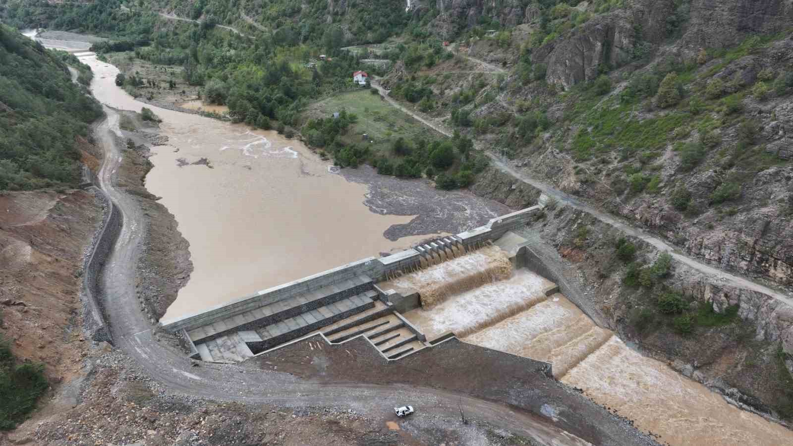 Çoruh’un mavi gerdanlıkları Artvin’e güç katıyor
