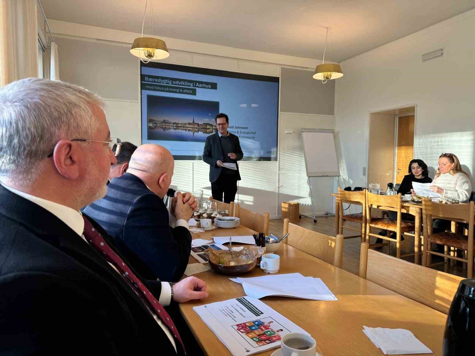 Çorum Belediye Başkanı Aşgın, çevreci enerji sistemlerini Danimarka’da inceledi
