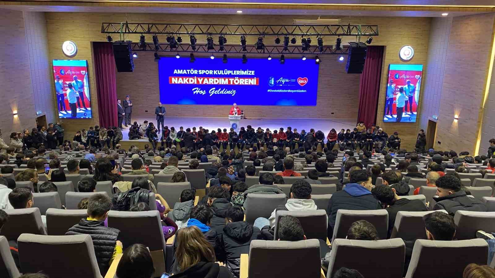 Çorum Belediyesi’nden amatör spor kulüplerine 3 milyon liralık nakdi yardım
