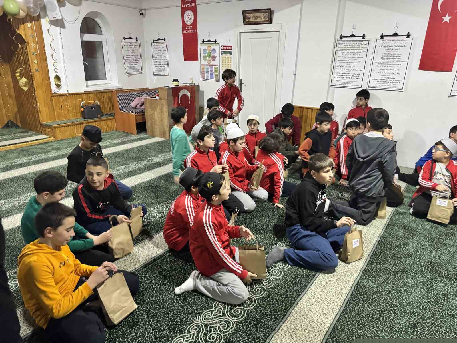 Çorum Belediyesi’nden çocuklara Ramazan ikramı
